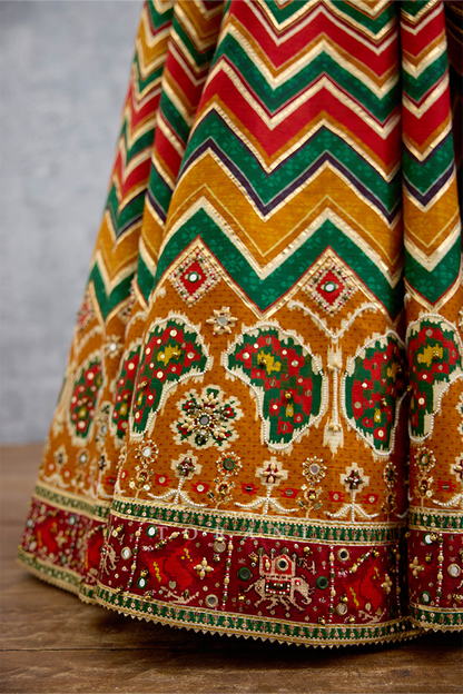 Chitrita Khanak Lehenga Set