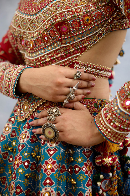 Kanak Varnaabha Lehenga Set