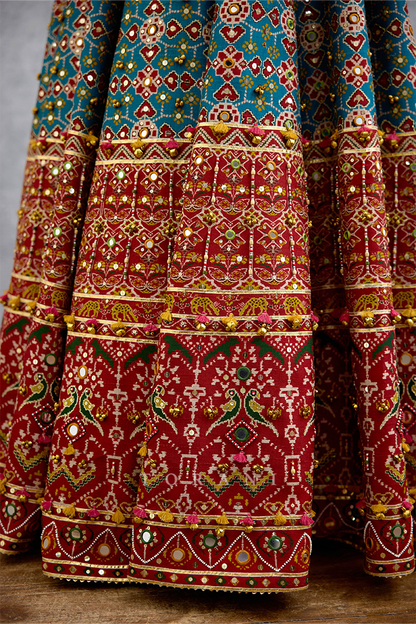 Kanak Varnaabha Lehenga Set