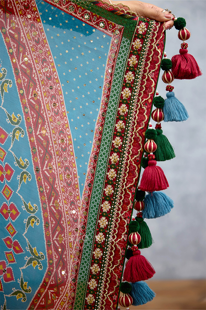 Kanak Varnaabha Lehenga Set