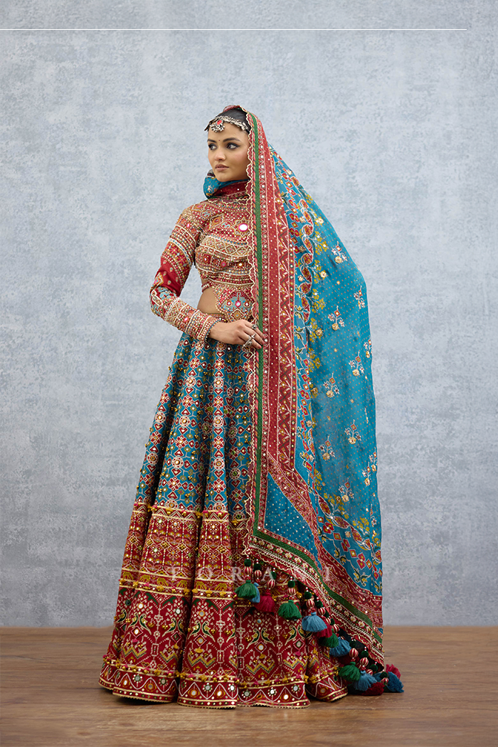 Kanak Varnaabha Lehenga Set