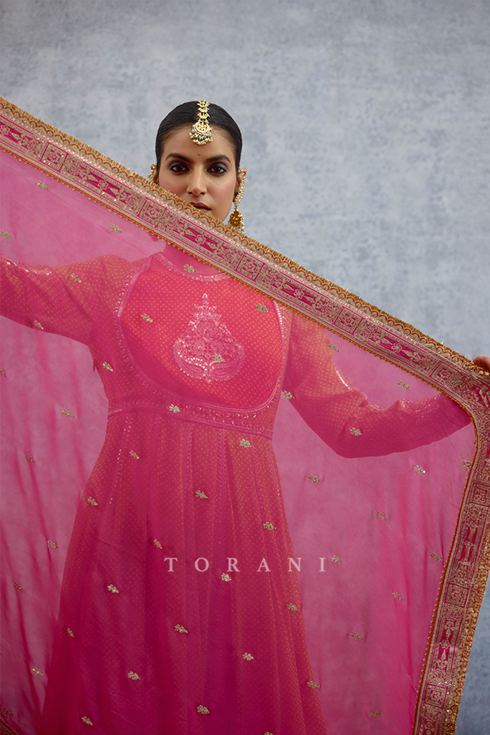 Gul-Naaz Tasnim Odhni