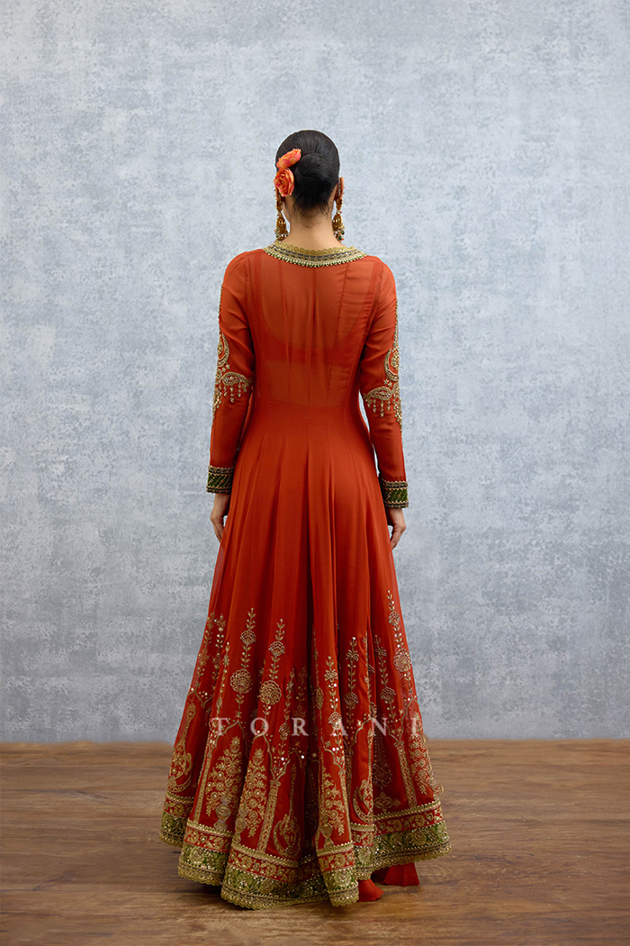 Lakshma Raina Cape Set