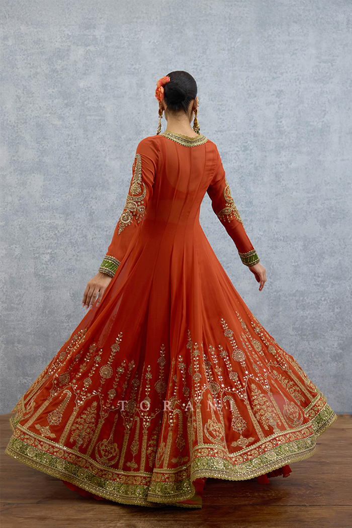 Lakshma Raina Cape Set