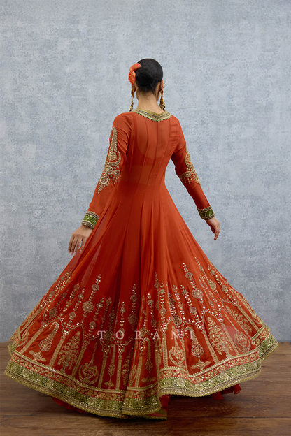 Lakshma Raina Cape Set