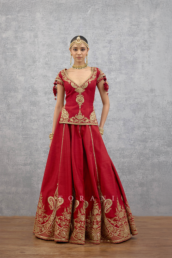 Lakshma Arfa Lehenga Set