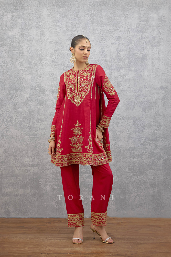 Lakshma Urwa Kurta Set
