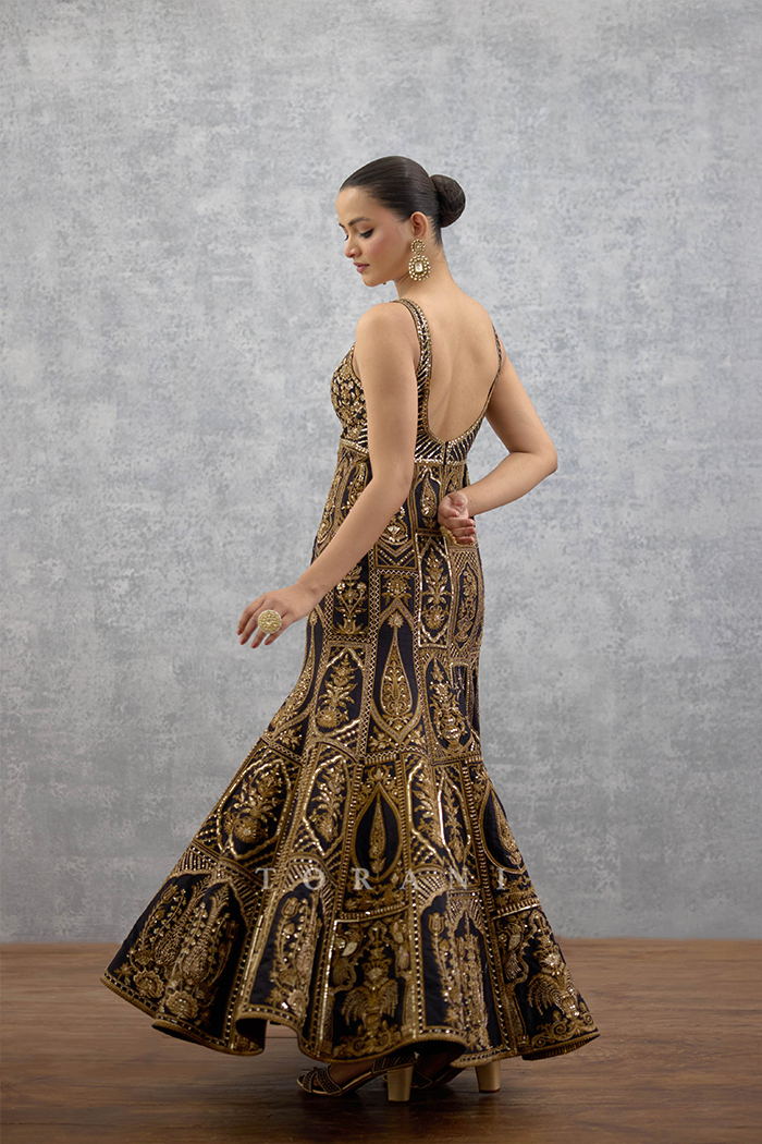 Kanchi Zarish Dress