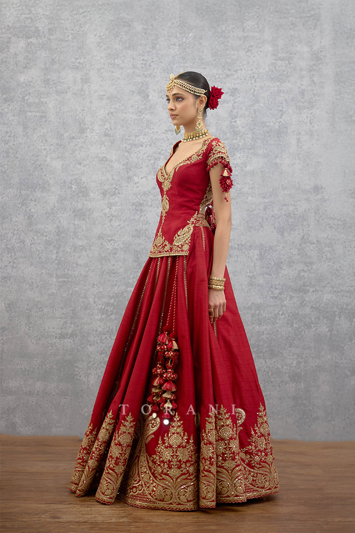 Lakshma Arfa Lehenga Set
