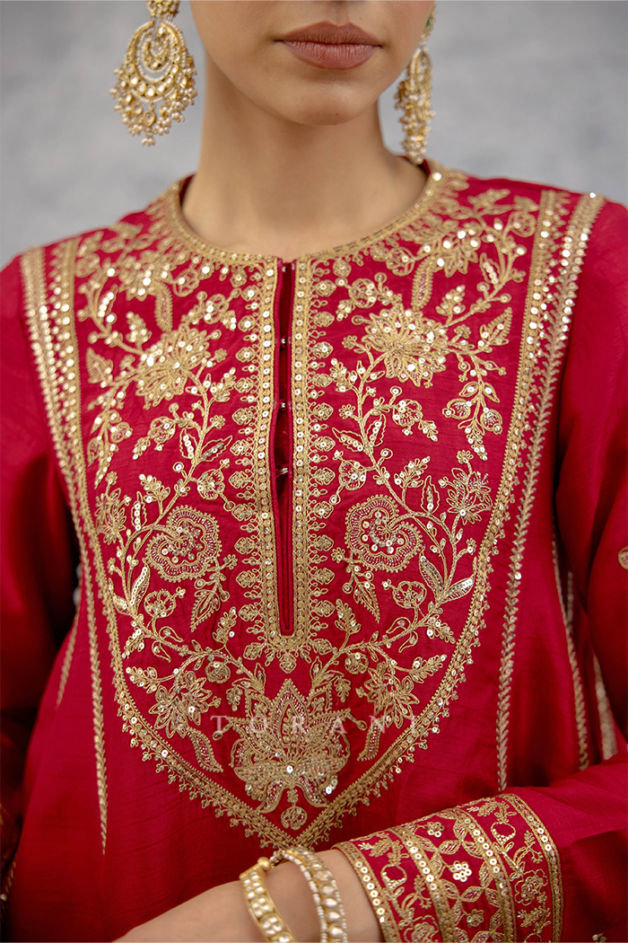 Lakshma Urwa Kurta Set
