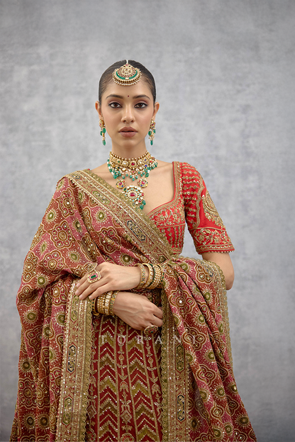 Lakshma Asma Odhni