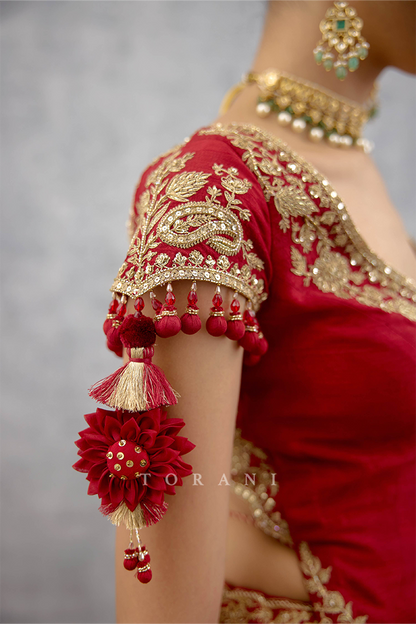 Lakshma Arfa Lehenga Set