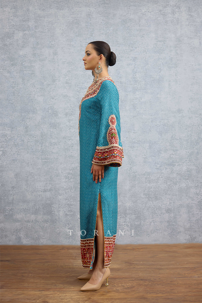 Varnaabha Rajuka Kaftan