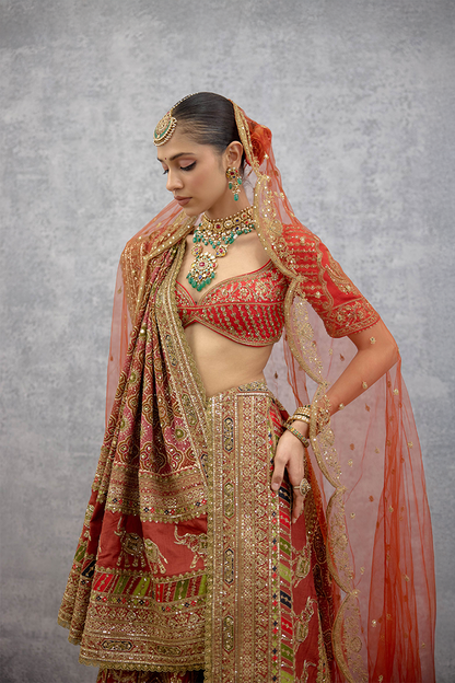 Lakshma Asma Veil