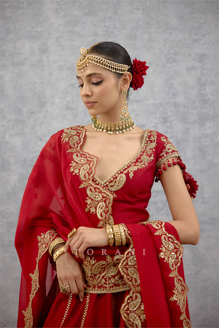Lakshma Arfa Lehenga Set