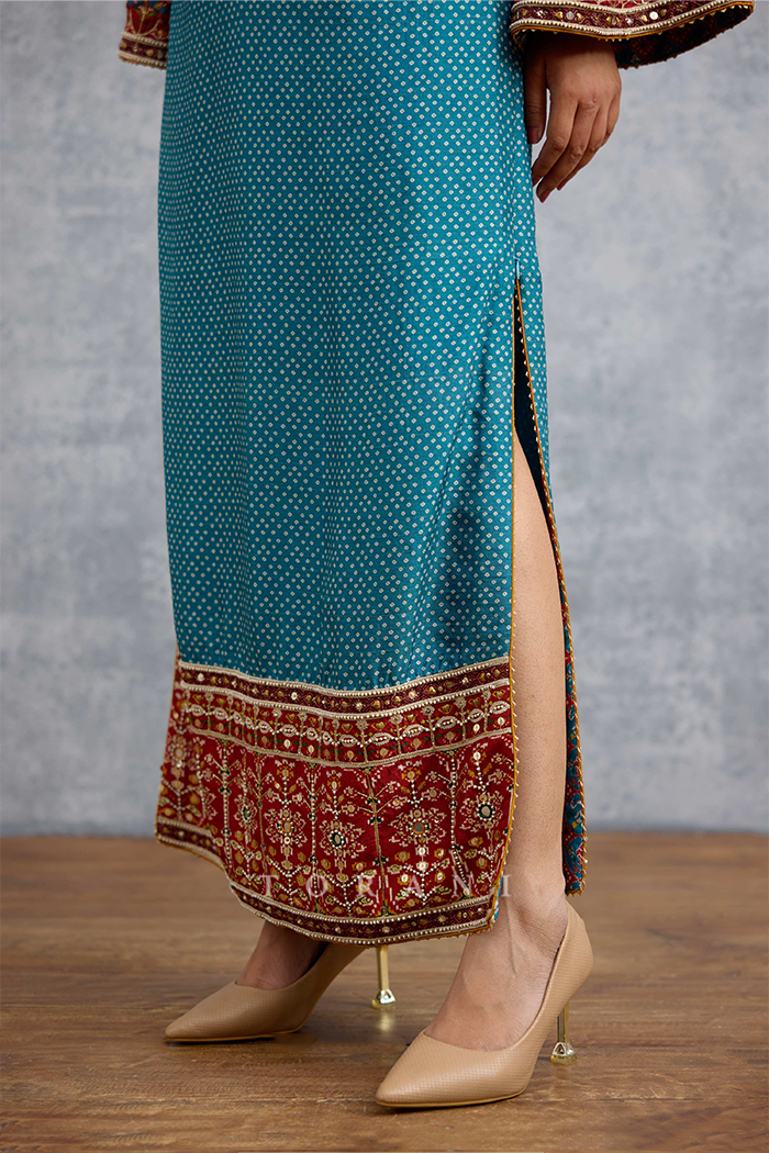 Varnaabha Rajuka Kaftan