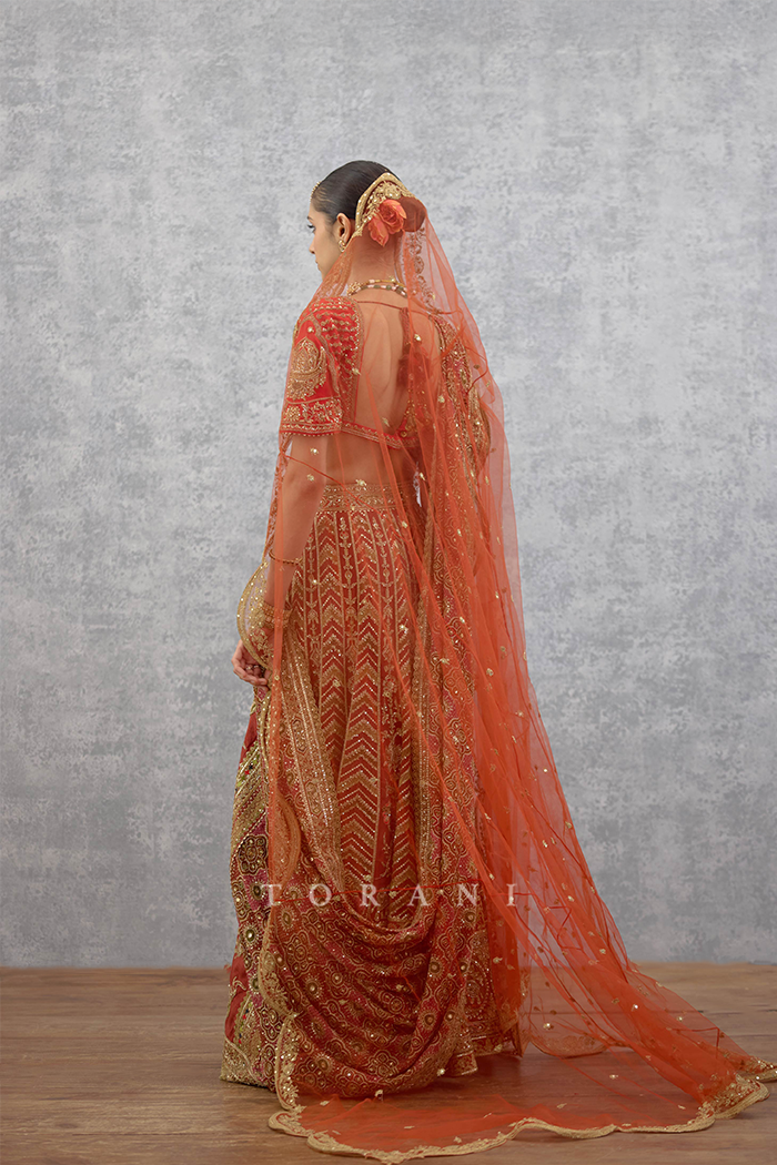 Lakshma Asma Veil