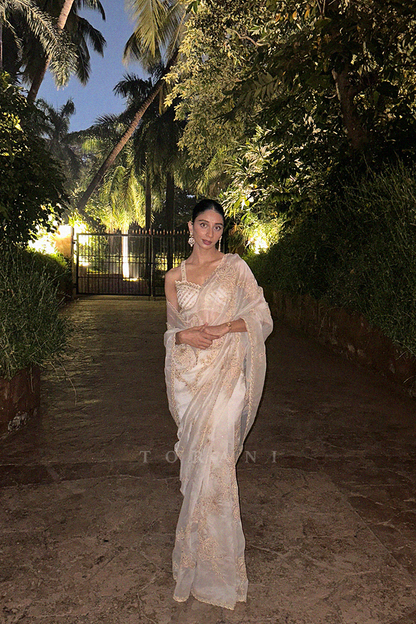Dolly Singh in our Gul-Bano Daavya Zarra Saree Set