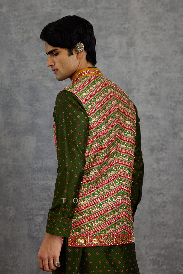 Harit Raktim Bandi Set