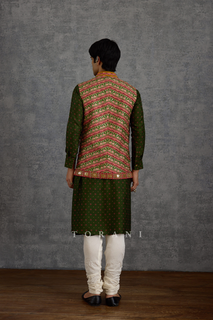 Harit Raktim Bandi Set