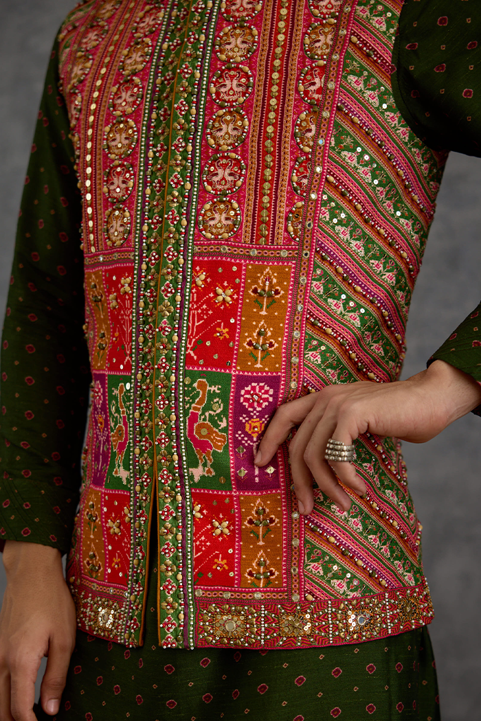 Harit Raktim Bandi Set