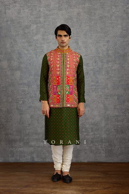 Harit Raktim Bandi Set