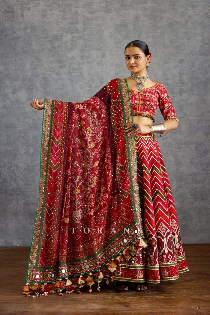 Surkhi Unsara Lehenga Set