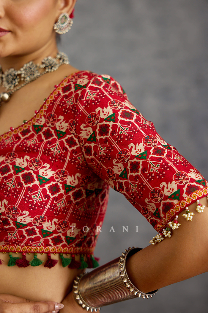 Surkhi Unsara Lehenga Set