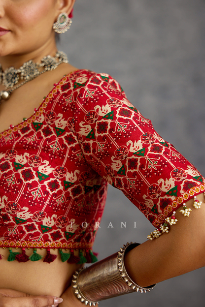 Surkhi Unsara Lehenga Set