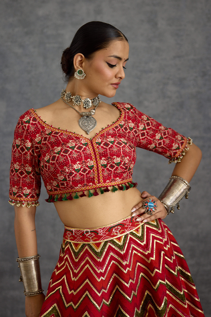 Surkhi Unsara Lehenga Set