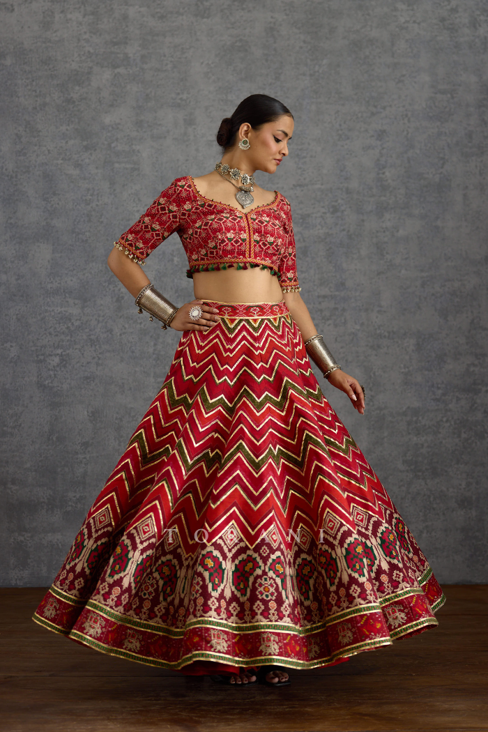 Surkhi Unsara Lehenga Set
