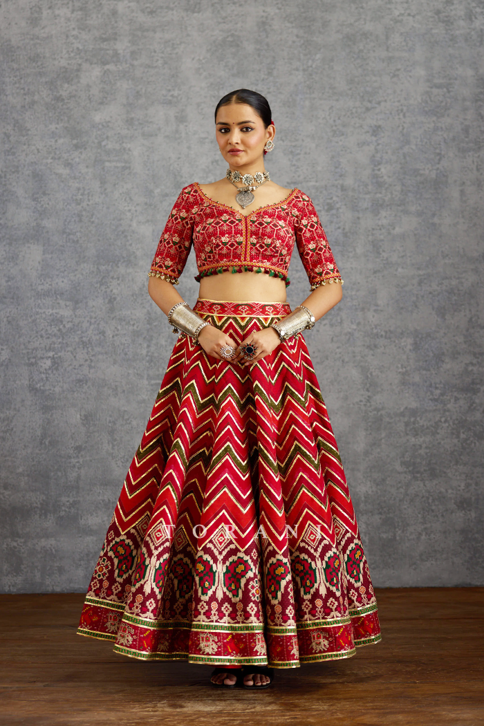 Surkhi Unsara Lehenga Set