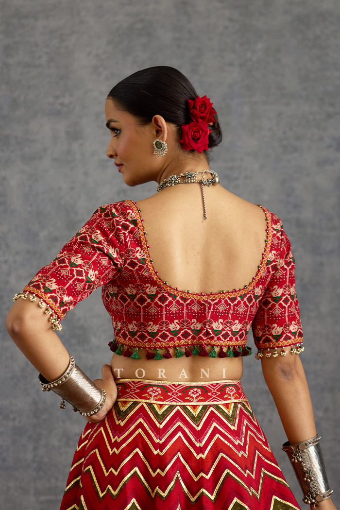 Surkhi Unsara Lehenga Set