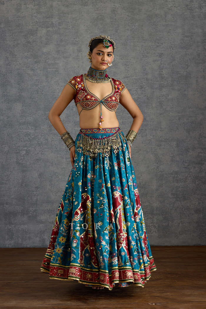Varnaabha Unnat lehenga Set