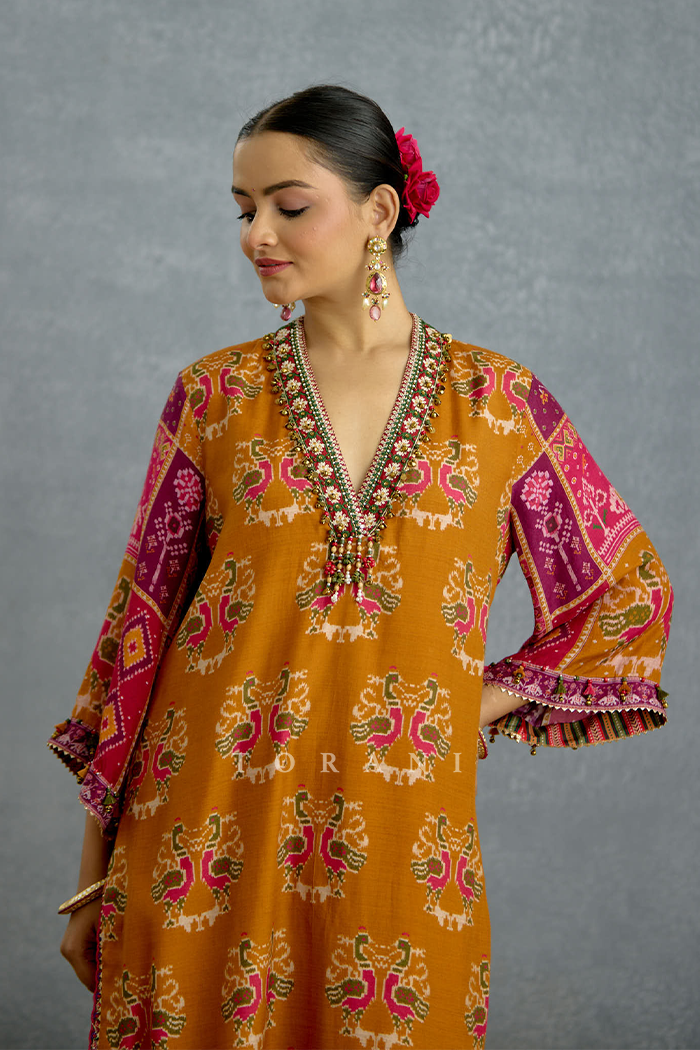 Sunehri Virasa Patola Kurta Set