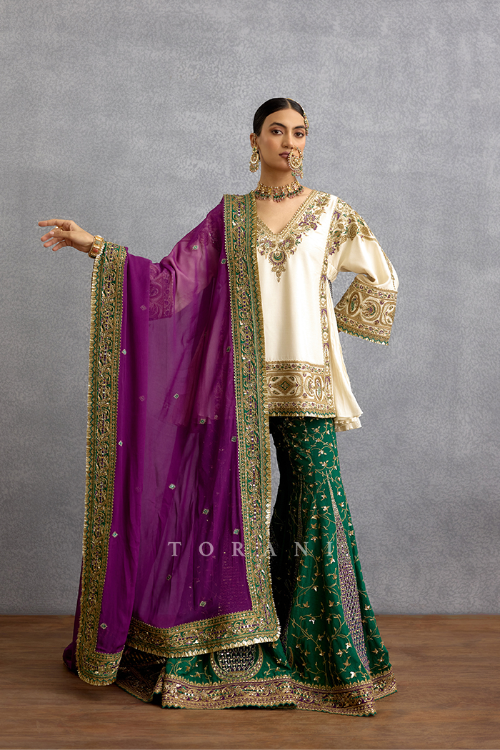 Banafsha Sabeena Odhni