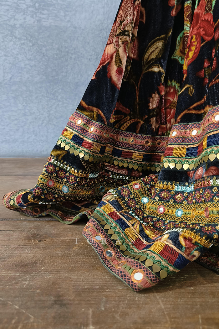Sale- Siyah Makhmal Firdouz Lehenga Skirt
