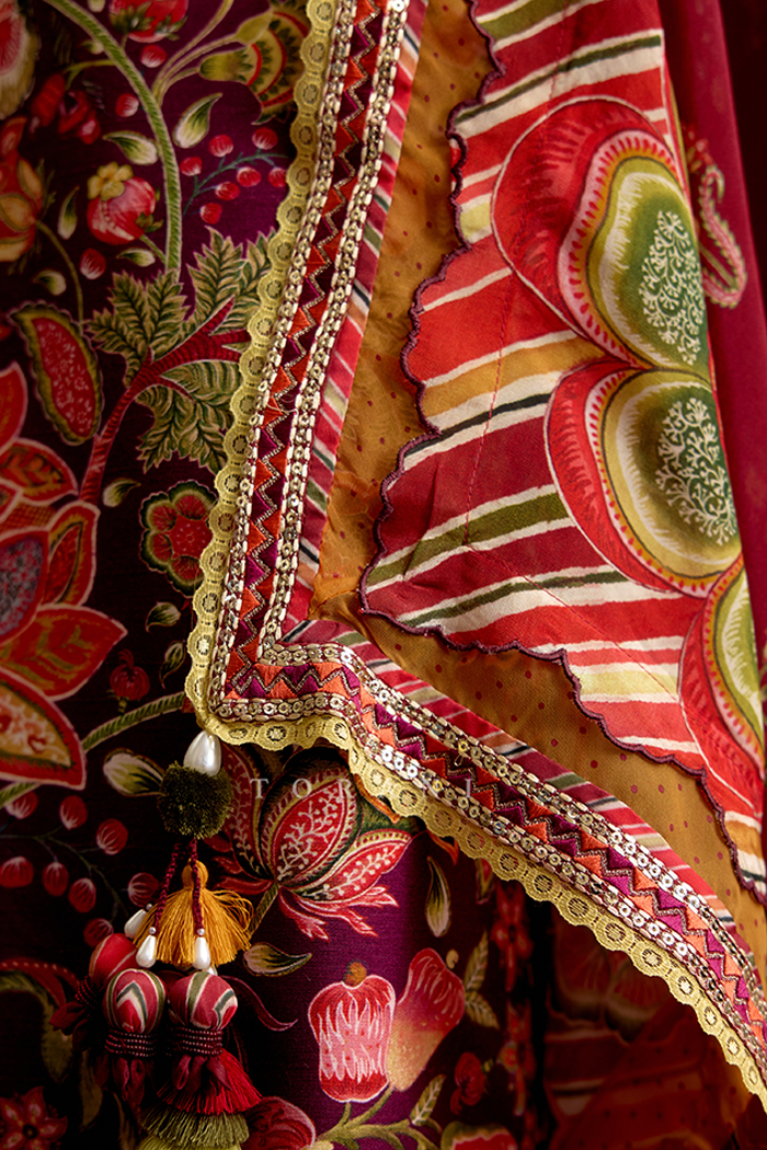 Laalima Tanuja Odhni