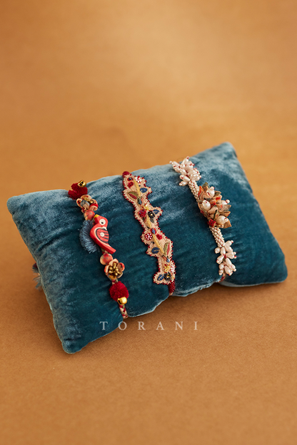 Satrangi Gauraiya Moti Balochi Sutra Set