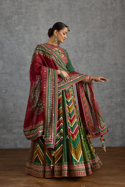 Shabnoor Raktangi Odhni