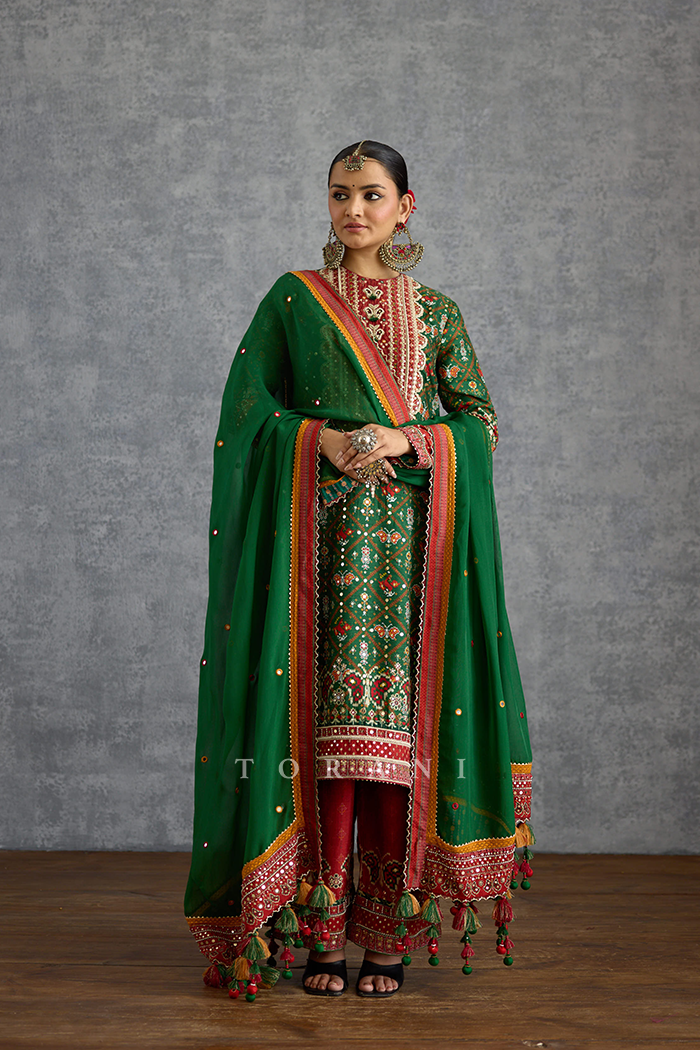 Harit Afsaneh Kurta Set