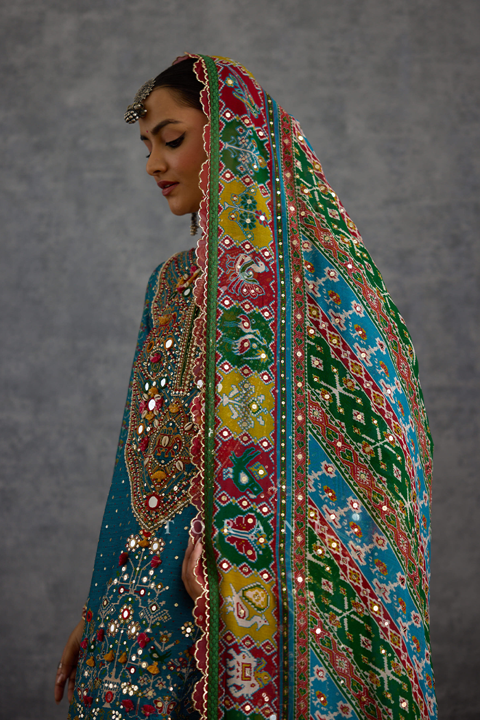 Varnaabha Baroque Kurta Set