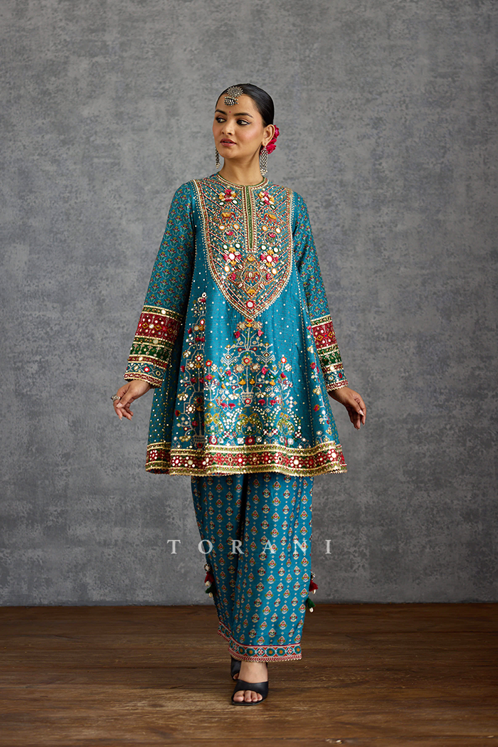 Varnaabha Baroque Kurta Set