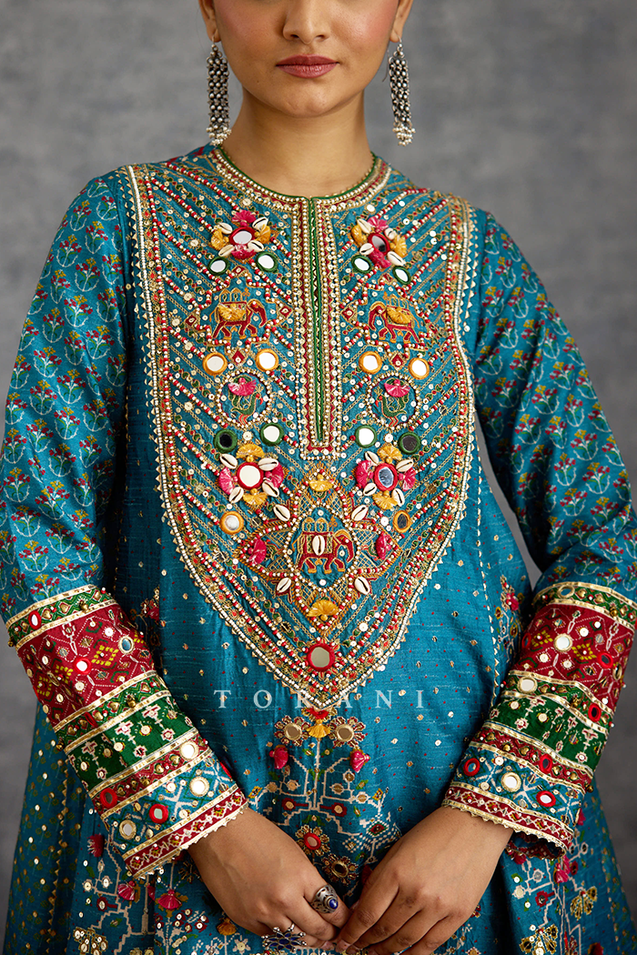 Varnaabha Baroque Kurta Set