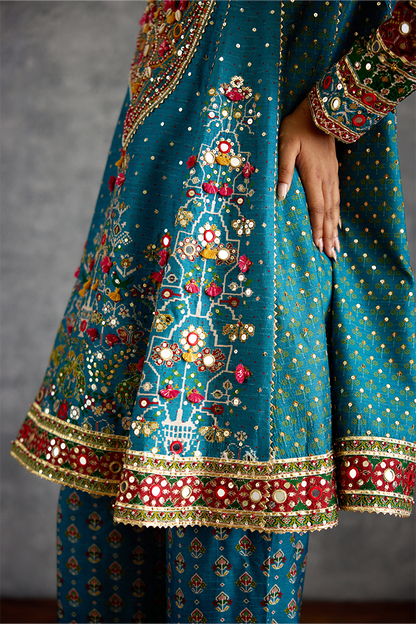 Varnaabha Baroque Kurta Set