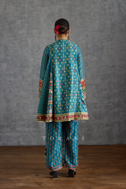 Varnaabha Baroque Kurta Set