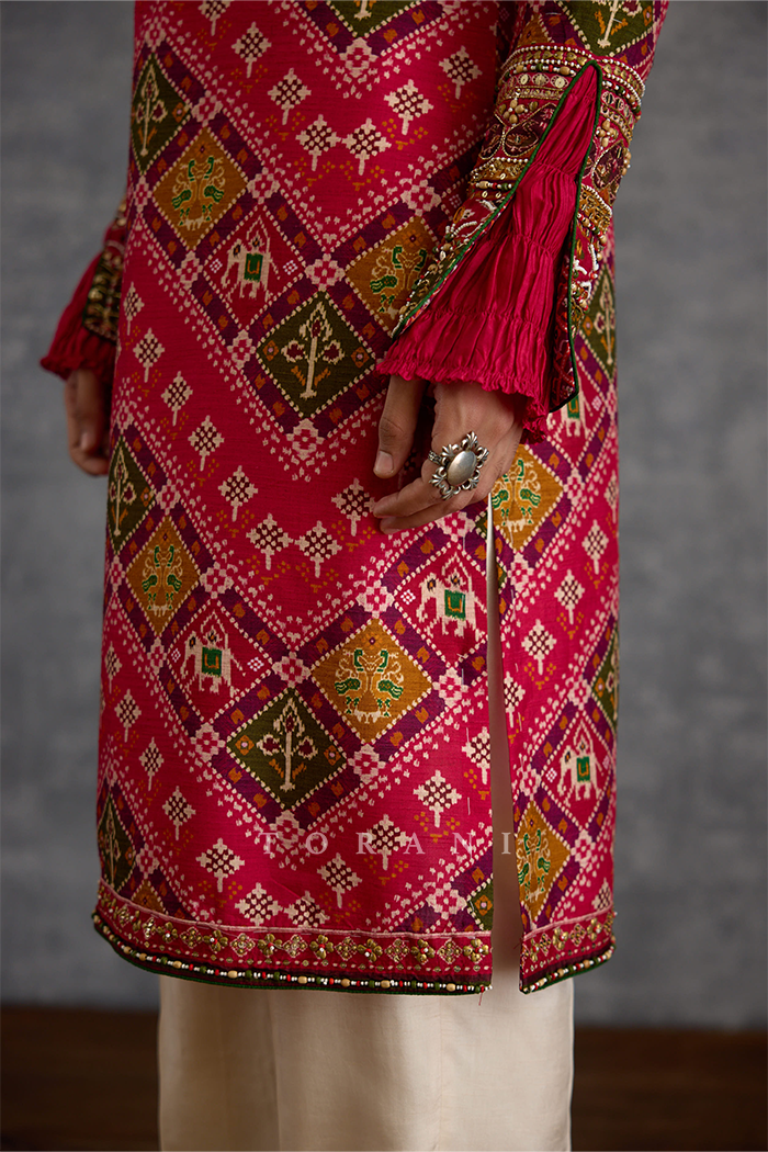 Chitrit Patola Kurta Set