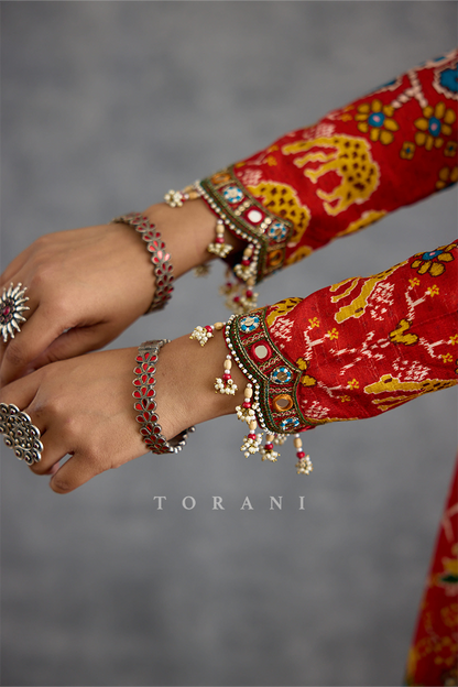 Sunehra Varnaabha Jacket Set