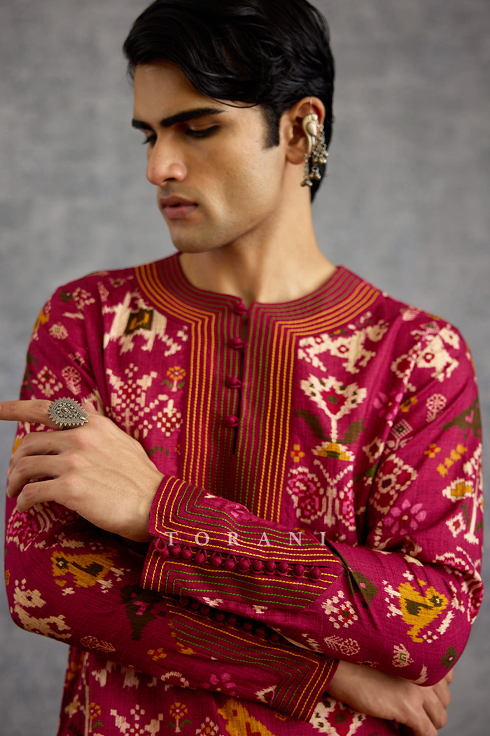 Chitrit Surkh Kurta Set