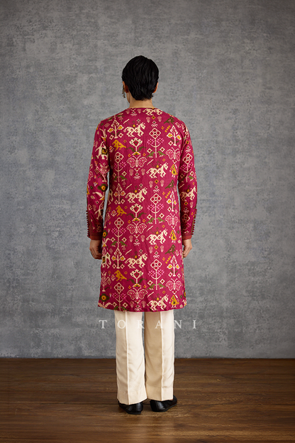 Chitrit Surkh Kurta Set